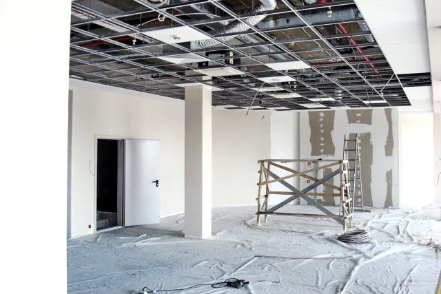 Finishing construction work in large office buildings